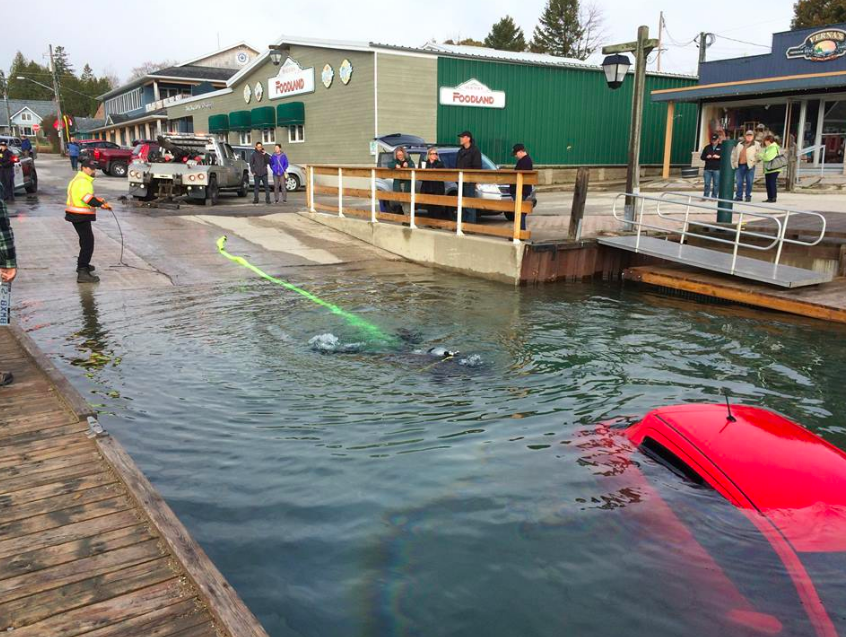 Screen_Shot_2016-05-14_at_5.12.58_PM.png - Pratila upute GPS-a i s automobilom zavr&scaron;ila u jezeru