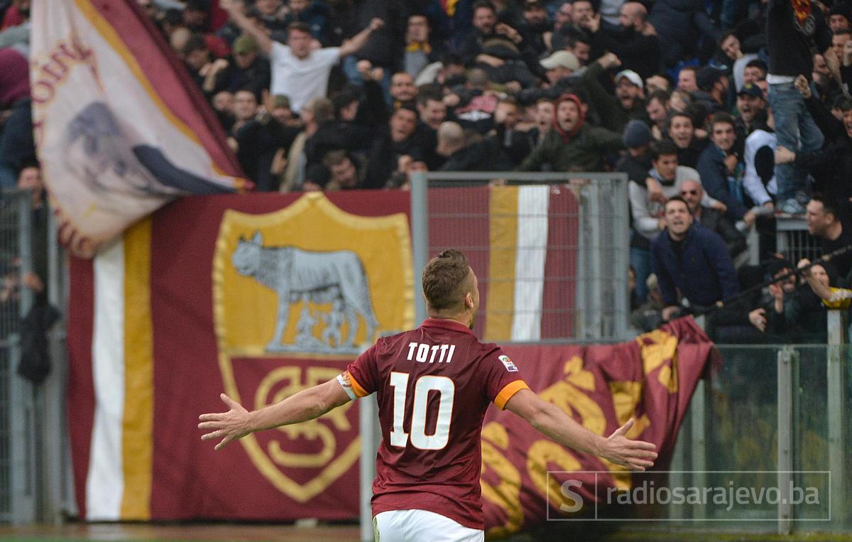 Roma_Lazio_Francesco_Totti_EPA.jpg - Derby della Capitale: Bitka za prevlast u prijestolnici