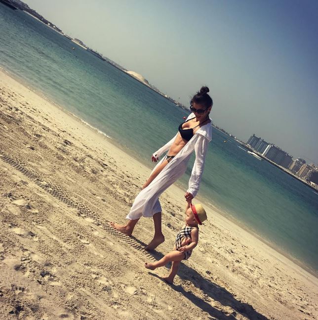 Capture.JPG - Amra SIlajdžić uživa u sunčanom Dubaiju s kčerkicom Unom