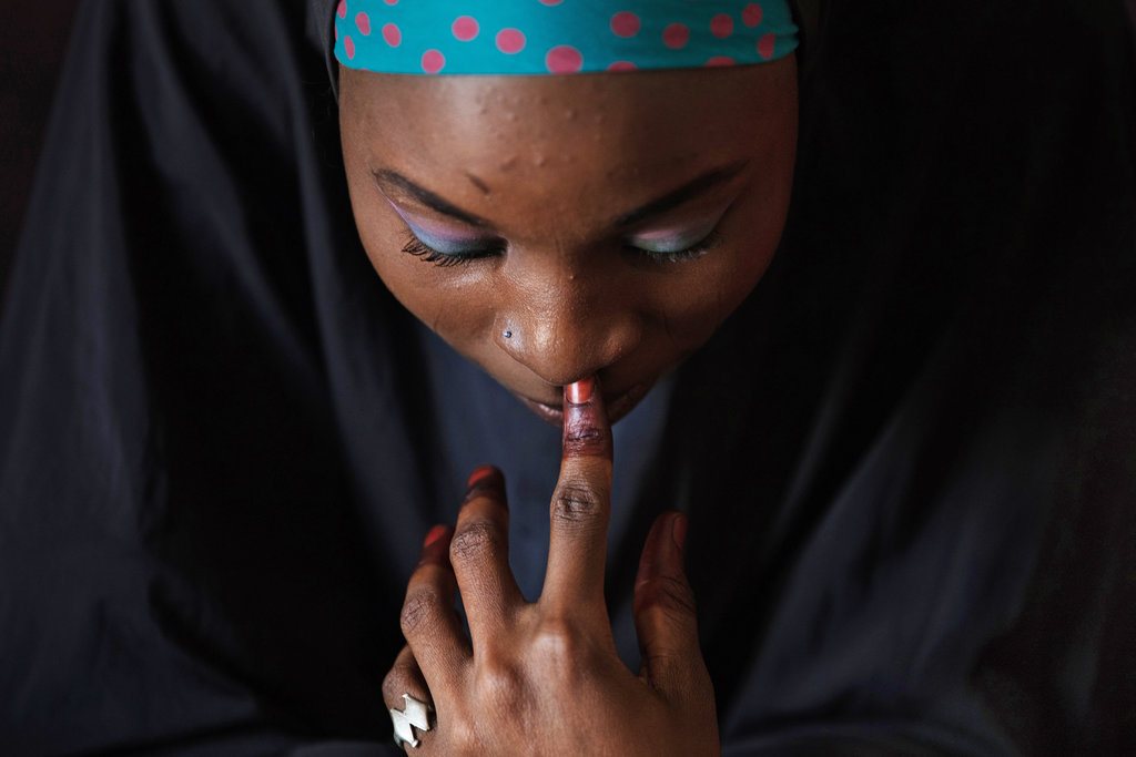 Hava, 17, oteta je kad je imala 15 godina. Militanti su ubili njene roditelje kad su odbili da je prodaju.  - Djevojčice koje su pobjegle Boko Haramu: Ispovijesti o preživljenim strahotama