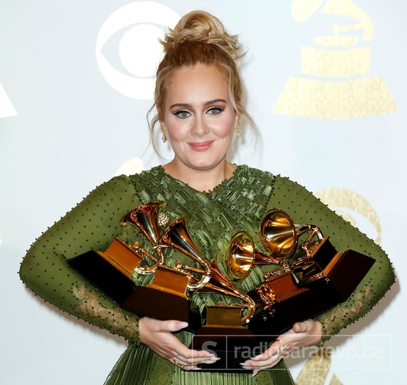 adele_grammy_2017_EPA.jpg - Dodijeljene Grammy nagrade: Adele je apsolutna pobjednica