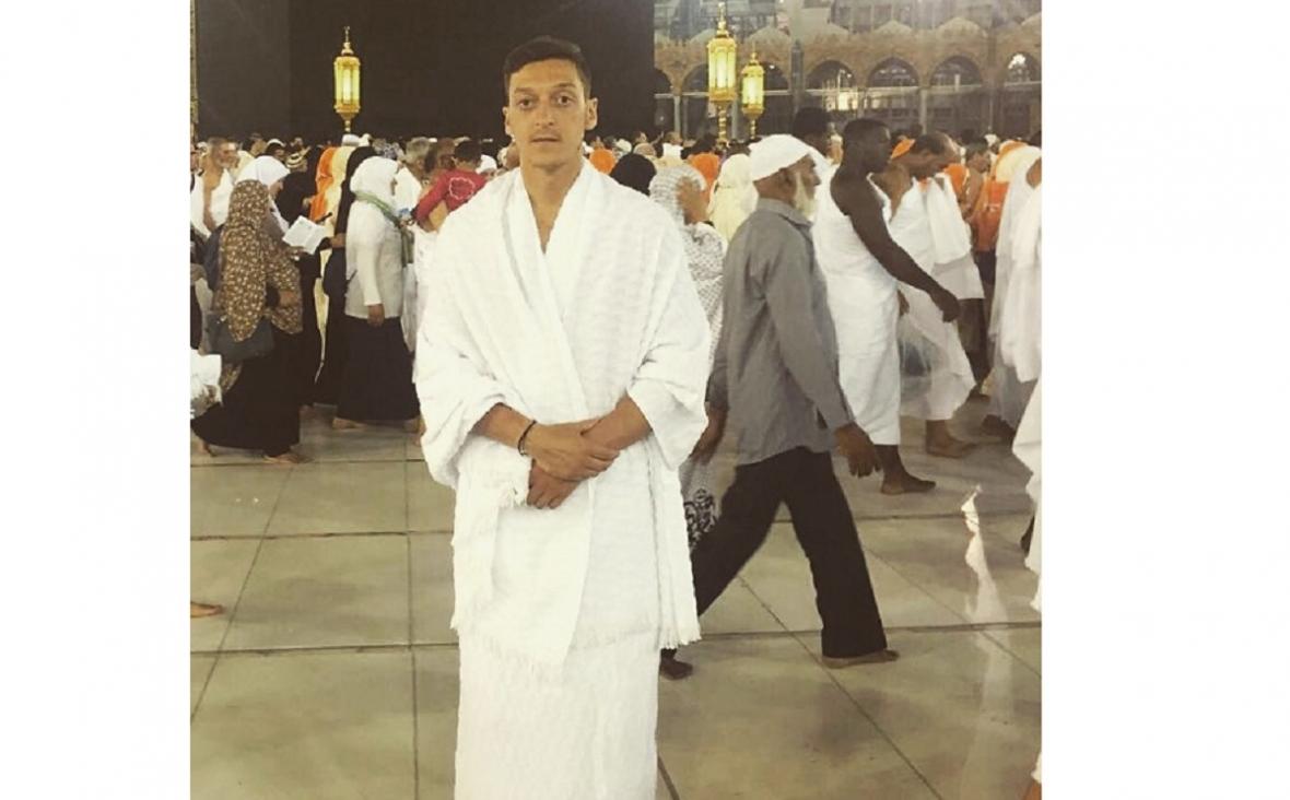 ozil_mekka.jpg