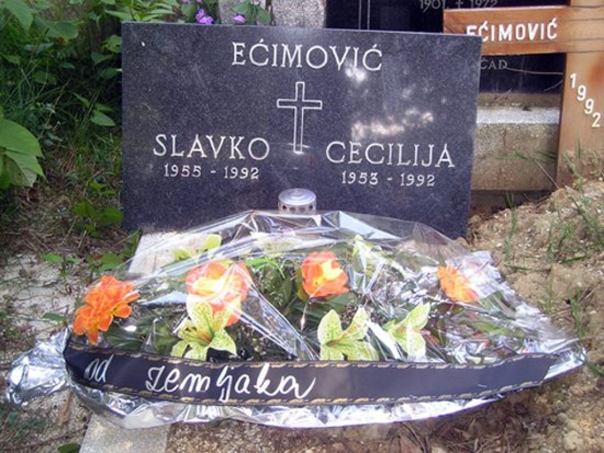 Grob Slavka i Cecilije Ećimović - undefined