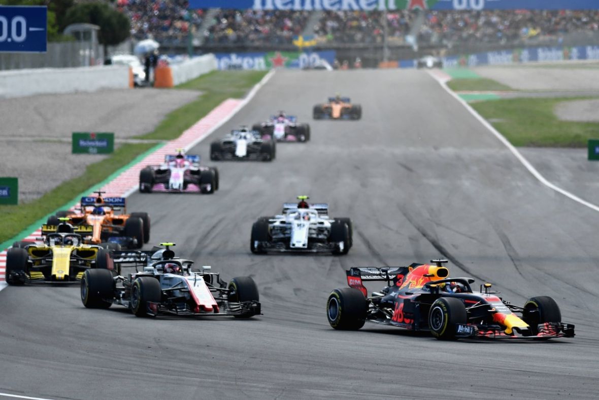 Red Bull i Haas na startu utrke - undefined