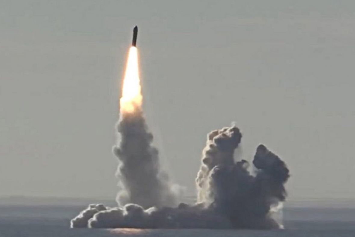Impresivno ispaljivanje ruskih nuklearnih projektila iz strateške podmornice - undefined