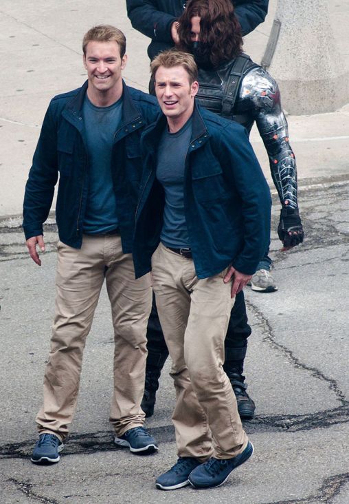 Chris Evans (Captain America) i dvojnik Sam Hargrave - undefined