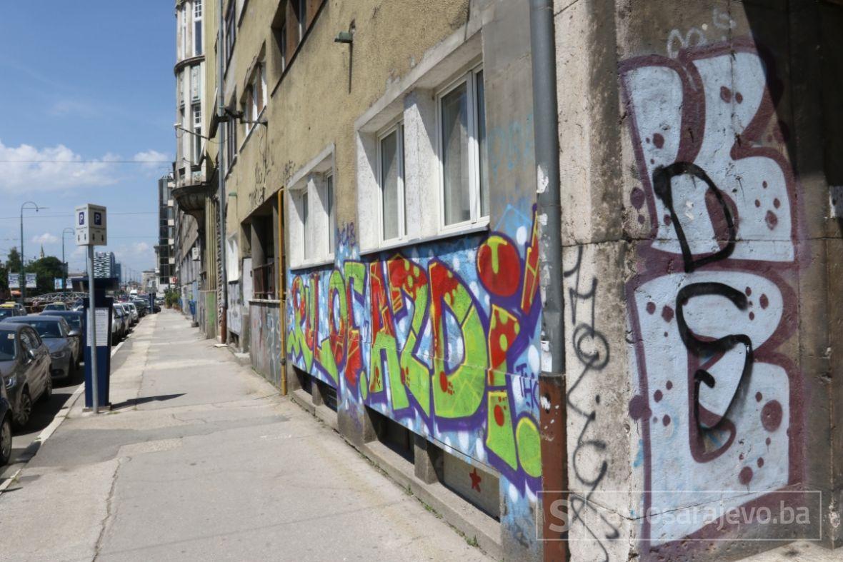 Grafiti na sarajevskim fasadama - undefined