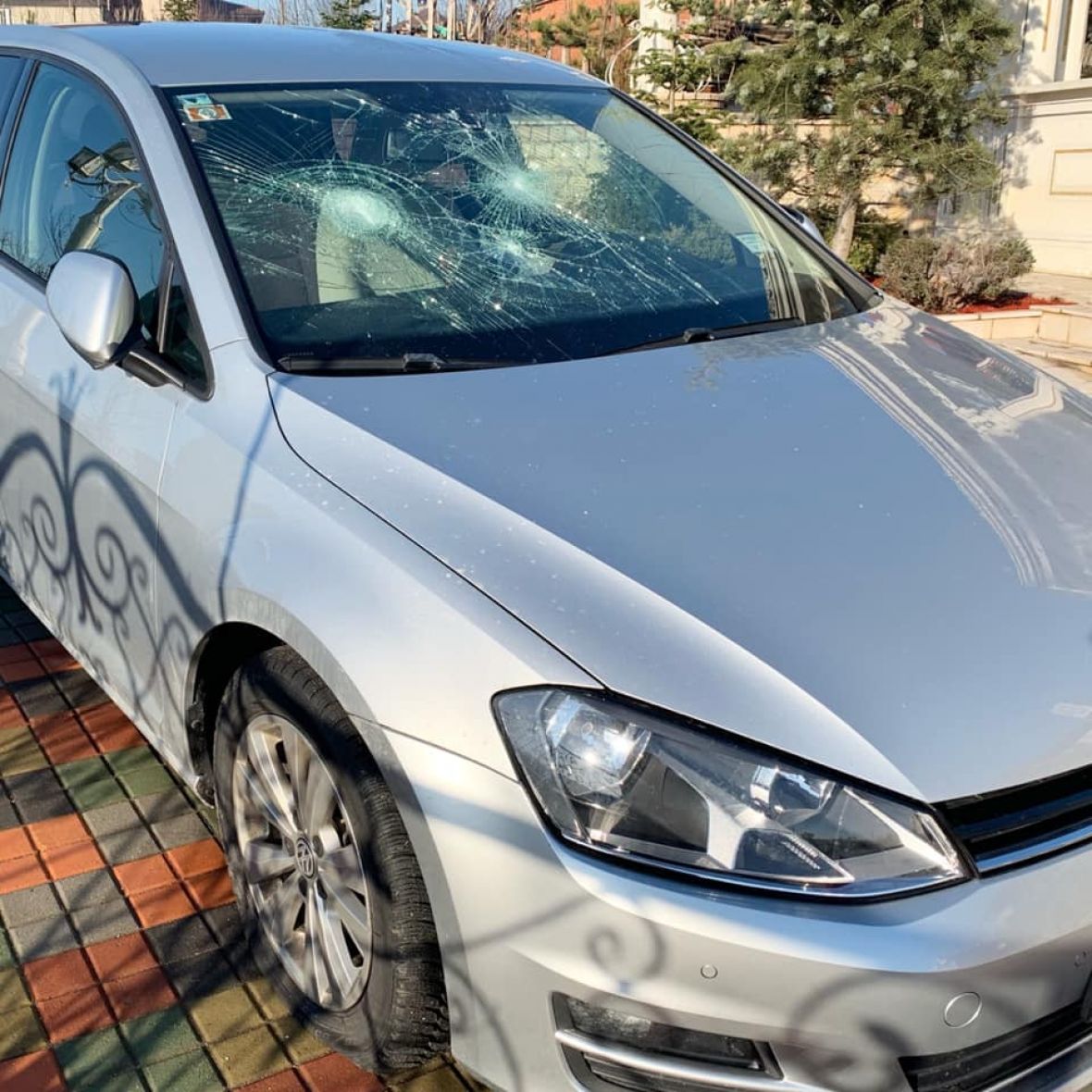 Automobil je bio parkiran ispred porodične kuće Stanivukovića u Banjoj Luci - undefined