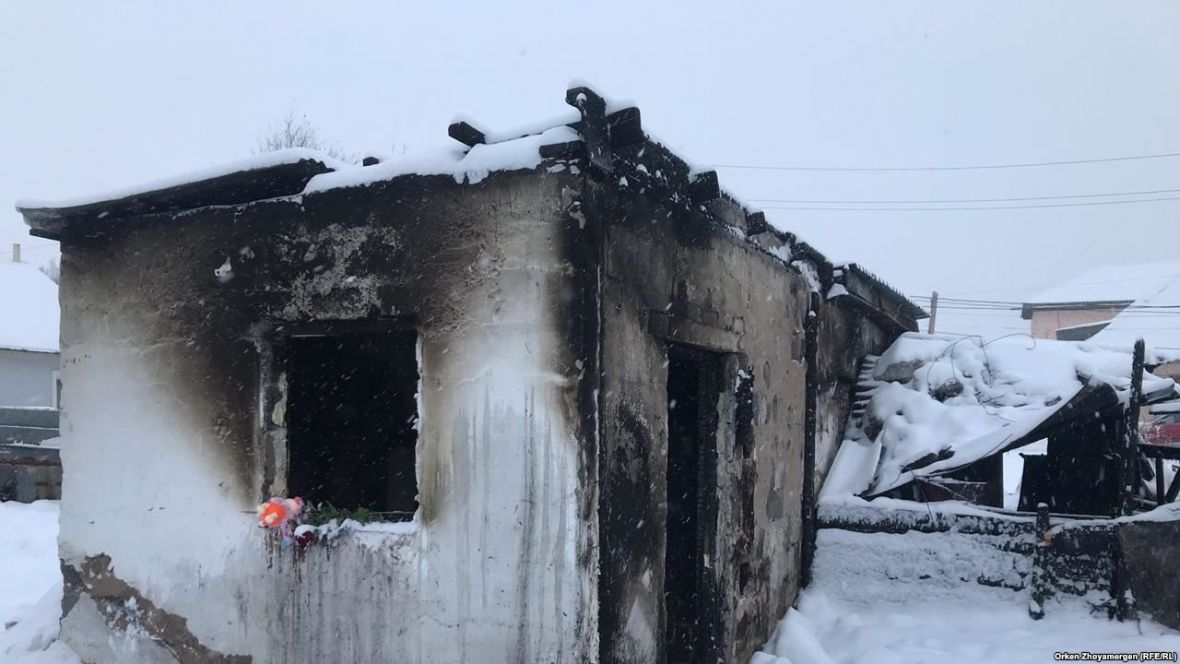 Pet sestara je spavalo kada je požar brzo progutao njihovu malu kuću - undefined