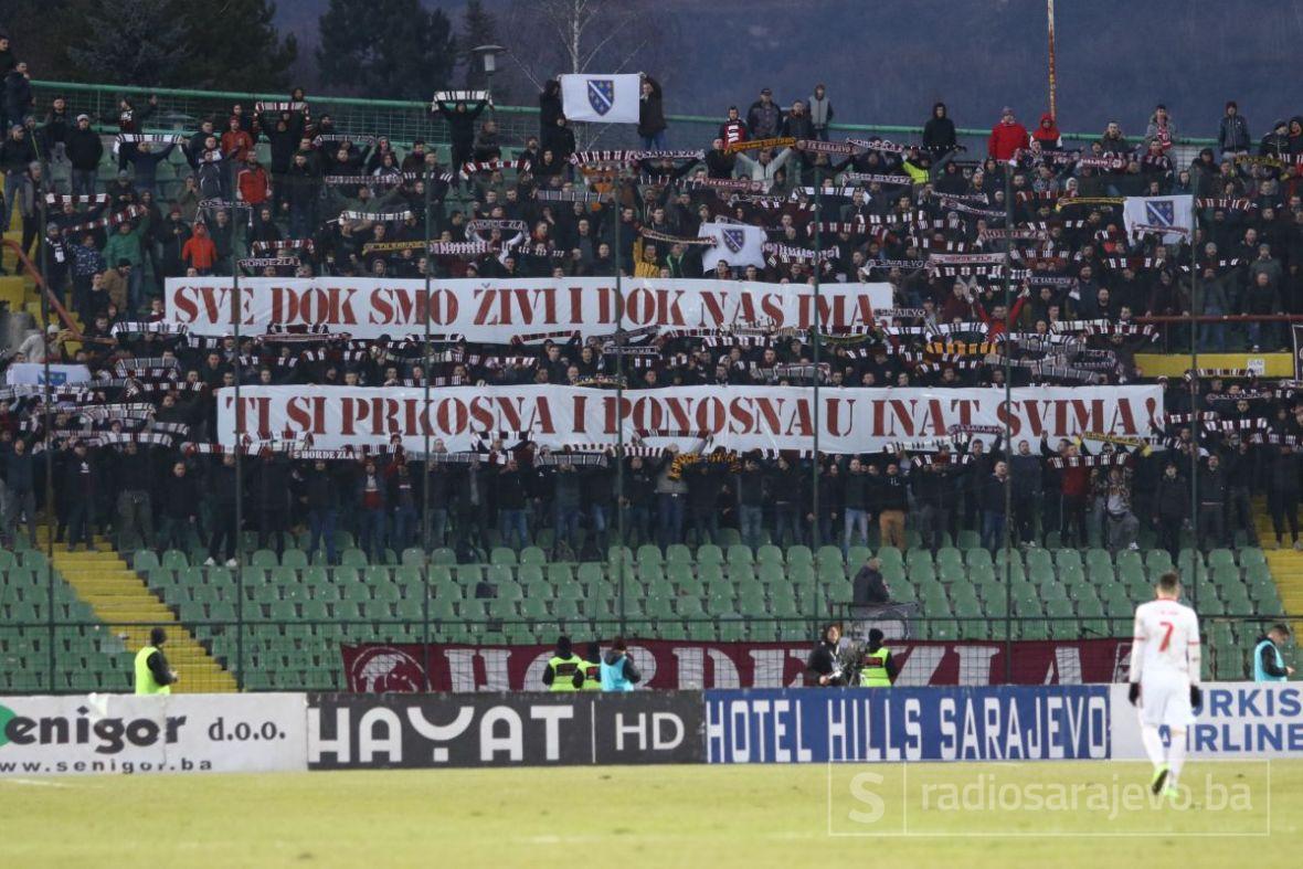 Transparent Hordi zla, navijača Sarajeva, i poruka uoči proslave Dana nezavisnosti  - undefined