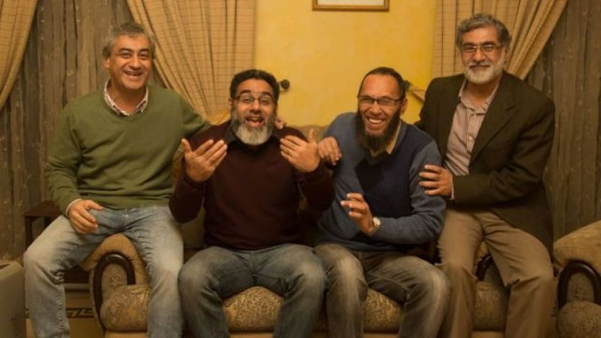Naheem Rashid sa braćom (desno krajnji) - undefined