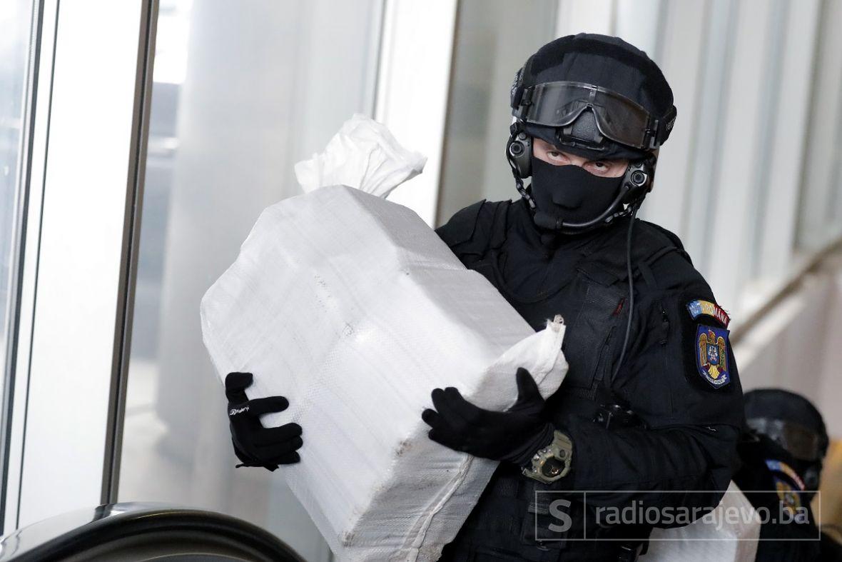 Policija u Rumuniji sa kokainom koji je zaplijenjen - undefined