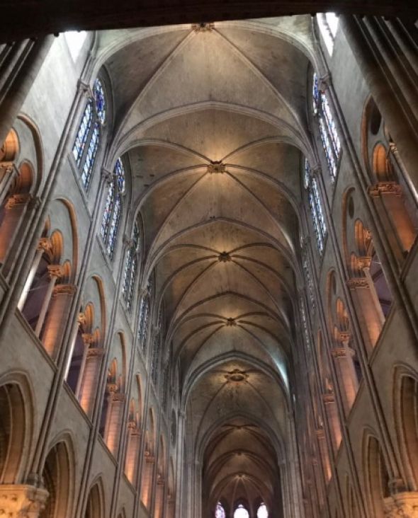 Unutrašnjost Notre Dama prije požara - undefined
