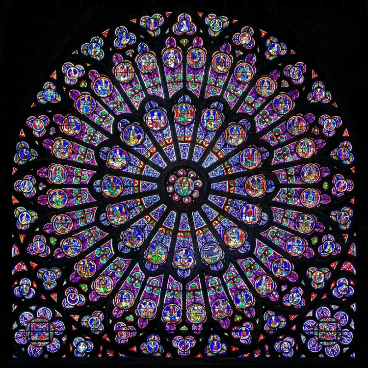 Vitraži u kadedrali Notre Dame su stari između 800 i 900 godina - undefined