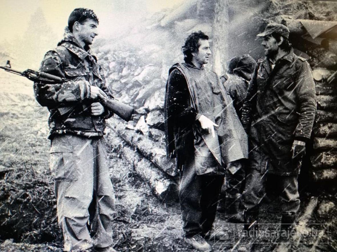 Bernard-Henri Levy na prvoj liniji odbrane Sarajeva u decembru 1994. godine - undefined