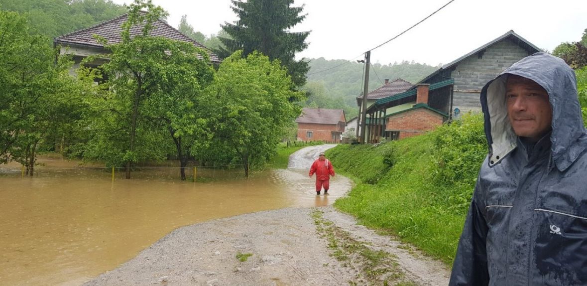 Klizišta i poplave u Bosanskoj Krupi - undefined