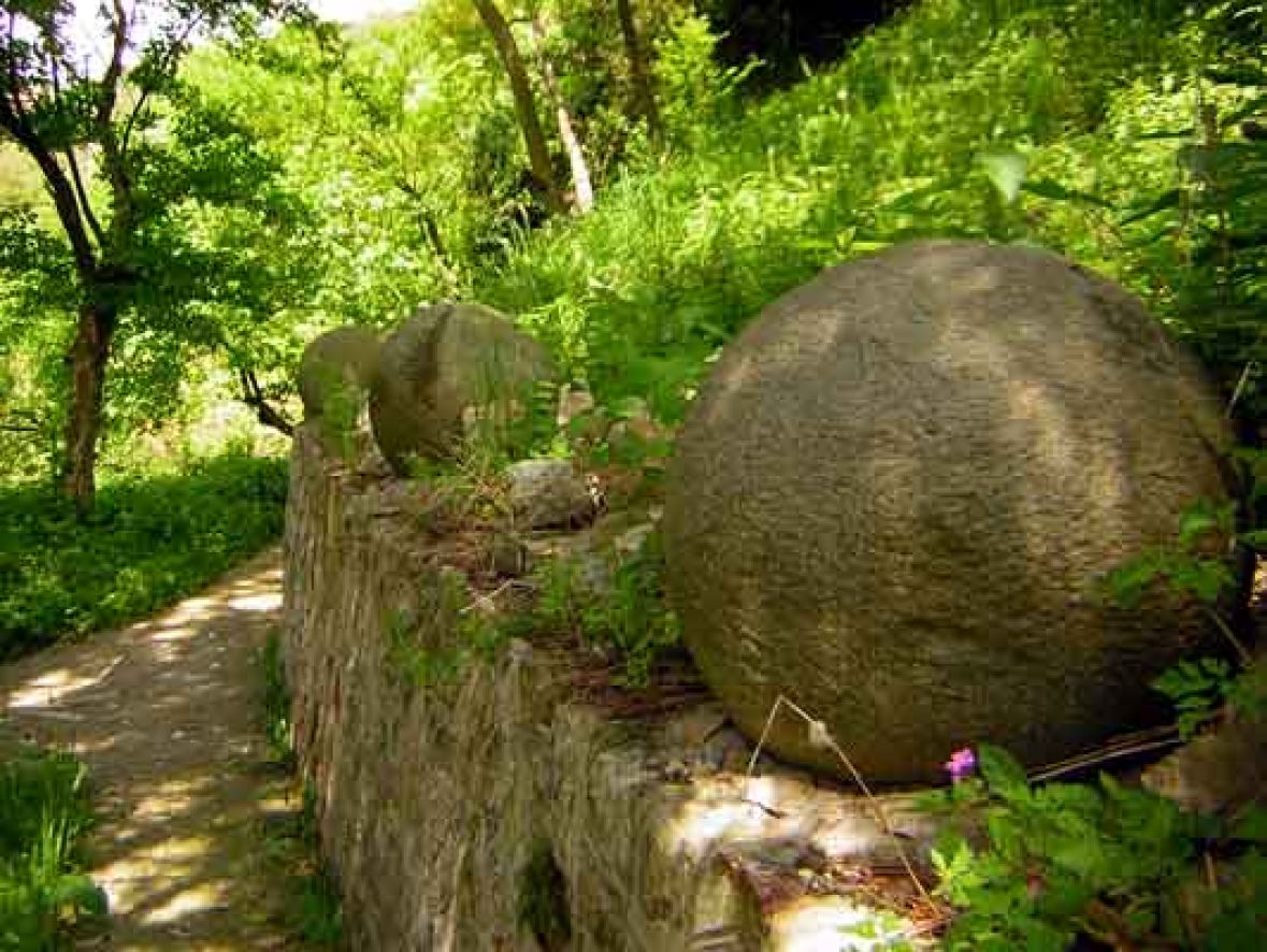Kamene kugle u Teočaku - undefined