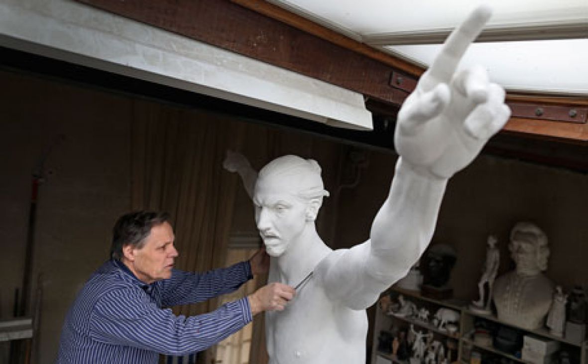 Skulptor statue Zlatana Ibrahimovića je Peter Linde - undefined