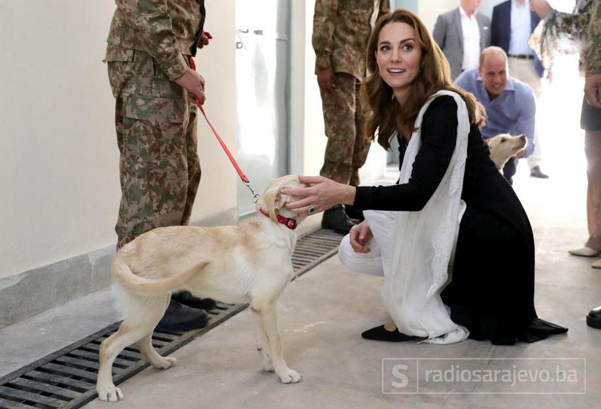 Kate Middleton i Wiliam u posjeti Pakistanu - undefined
