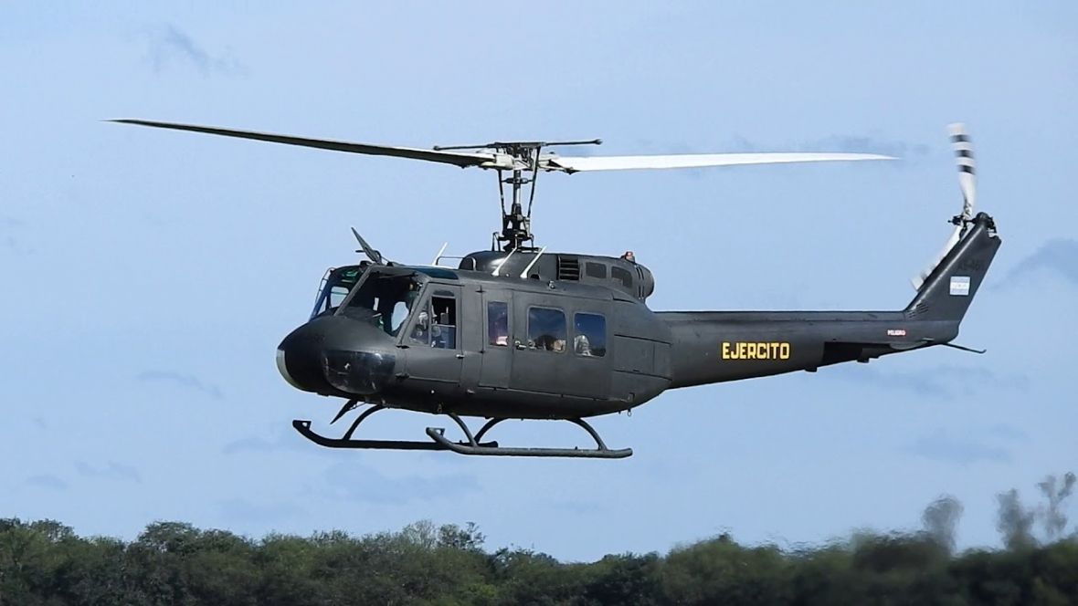 Helikopter Huey II - undefined