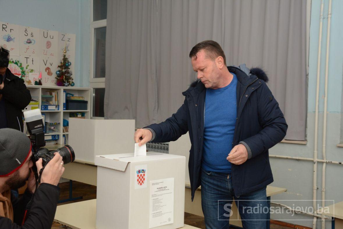 Predsjednički izbori za Hrvatsku izazvali gužve u Mostaru - undefined