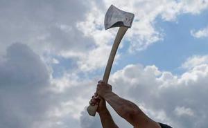 Mostar: Sjekirom napao policijsku patrolu