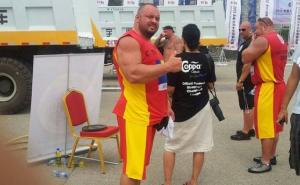 Adin Arnaut, sila! Najjači čovjek u BiH bez problema vuče kamion (VIDEO)