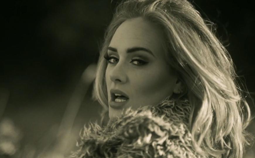 Adele ruši rekorde: Nezabilježeno godinama u muzičkoj industriji (VIDEO)