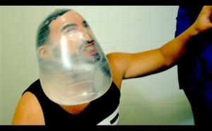 Condom challenge: Hit na internetu - tinejdžeri bacaju kondome s vodom na glavu (VIDEO)