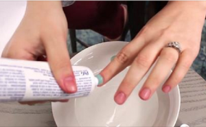 Zbog čega je dobro utrljati zubnu pastu na nokte? (VIDEO)