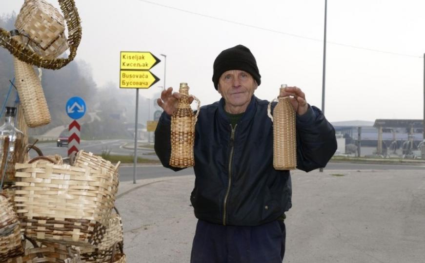 Zanat naučio u 12. godini: Halil Baručija proizvodi sepete i korpe za drva (FOTO)