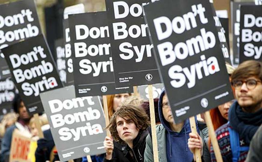 London: Protesti protiv bombardovanja Sirije (FOTO)
