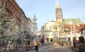 Razglednica iz Hrvatske: Zagreb pretvoren u božićnu bajku (FOTO)