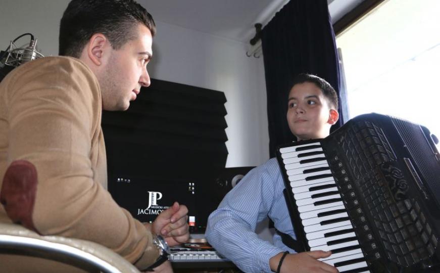 Trinaestogodišnjak iz Banje Luke svjetski vicešampion u sviranju harmonike! (FOTO)