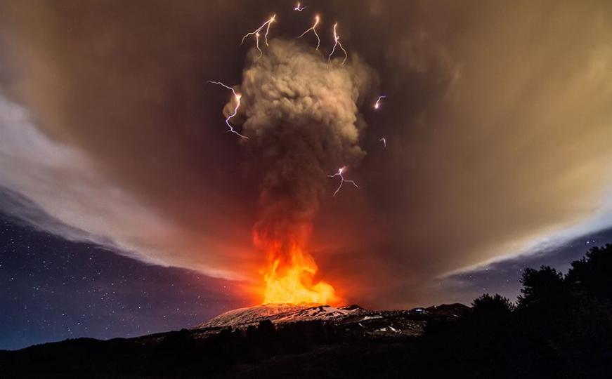 Pakao i raj: Vulkan Etna eruptirao i napravio 'prljavu oluju' (VIDEO)