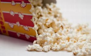 Zašto jedemo kokice u kinu (VIDEO)