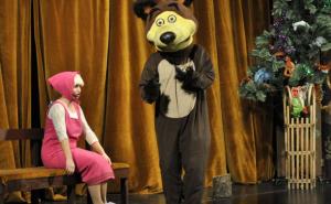 Mostar: Odigrana hit predstava 'Maša i medvjed' (FOTO)