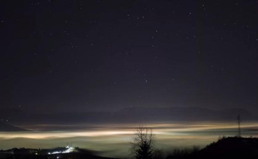 Fascinantni prizori: Sarajevo pod maglom 'u boji' i zvijezdama (VIDEO)