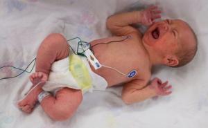 Uznemirujući video: Strahote koje prolaze bebe koje se rađaju kao ovisnici