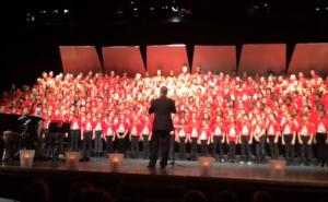 Izbjeglice u Kanadi dočekao hor koji je pjevao ilahiju (VIDEO)