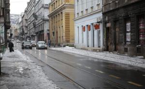 Stanje na putevima: Kolovoz mjestimično vlažan, moguća i poledica