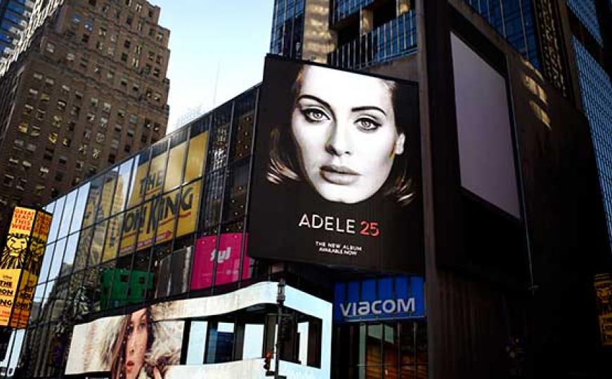Adele treću sedmicu na vrhu liste najprodavanijih albuma u SAD-u