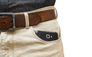 Zašto smartphone ne treba držati u džepu