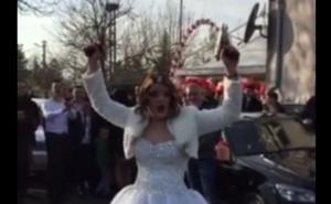 Vjenčanje na Balkanu: Mlada se 'raspištoljila' na svadbi (VIDEO)