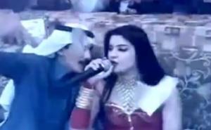 Šeik oduševljen 'pjevaljkom': Lete pare na sve strane (VIDEO)