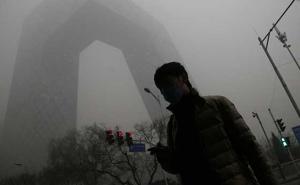 Gusti smog prekrio Peking, izdat 'crveni alarm'