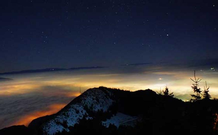 FOTO: Noćno planinarenje na Trebeviću i čaroban pogled na Sarajevo