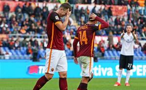 Navijači gađali jajima i vrijeđali fudbalere Rome