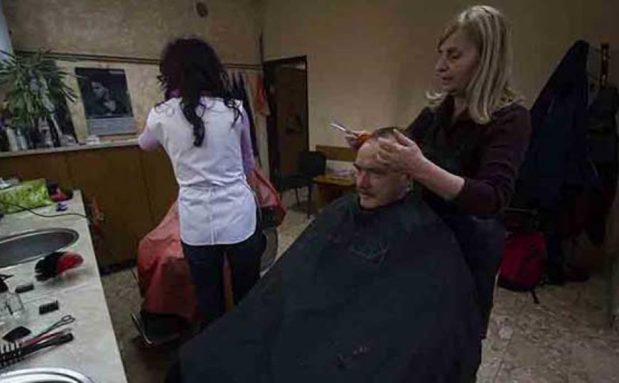 Frizerski salon u Zenici već 69 godina pruža usluge: Na šišanje dolaze i po tri generacije