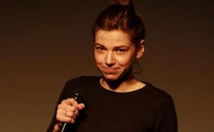 Urnebes i komedija Mirande Lončar u Clubu Monument